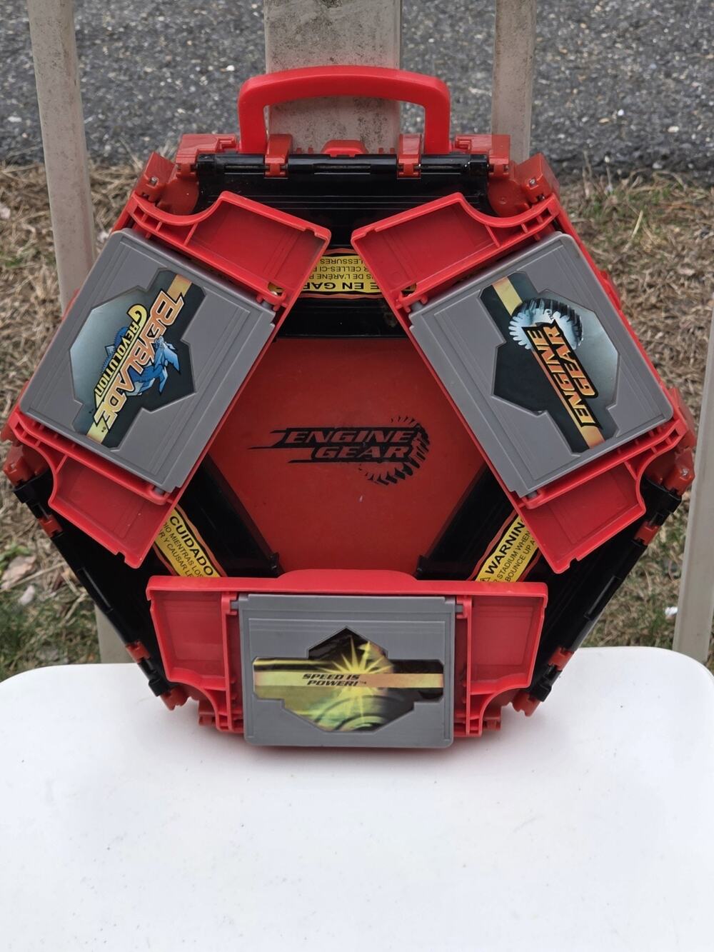 BeyBlade G Revolution Engine Gear Mobile Beystadium Travel Arena 2004 Hasbro
